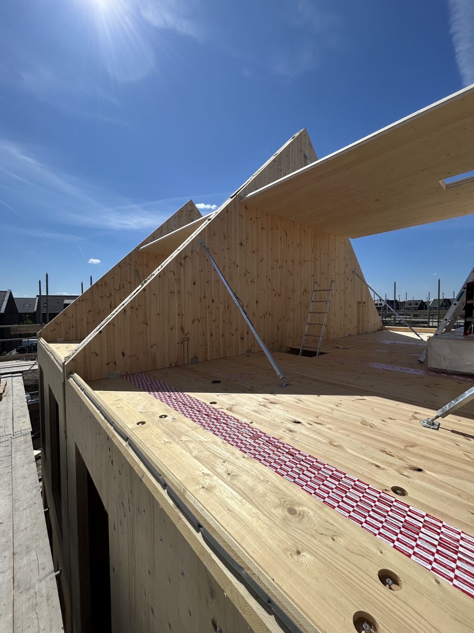 Samen bouwen aan de toekomst: duurzame verandawoningen in hout in Hoef en Haag
